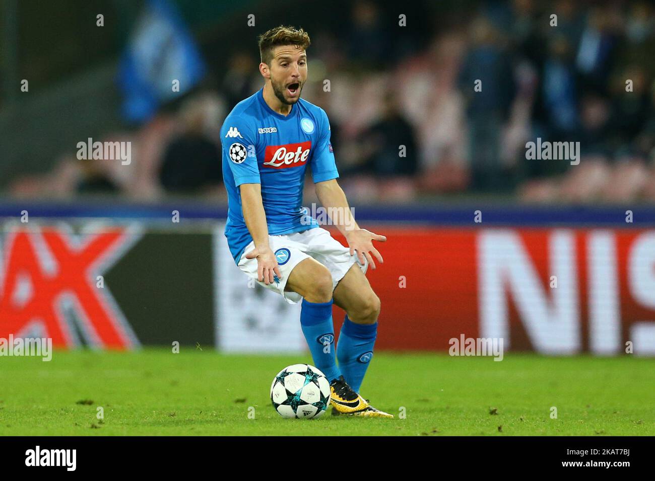 Dries Mertens of Napoli während des UEFA Champions League Fußballspiels Napoli gegen Manchester City am 1. November 2017 im San Paolo Stadion in Neapel, Italien. Manchester City gewann 2:4. (Foto von Matteo Ciambelli/NurPhoto) Stockfoto