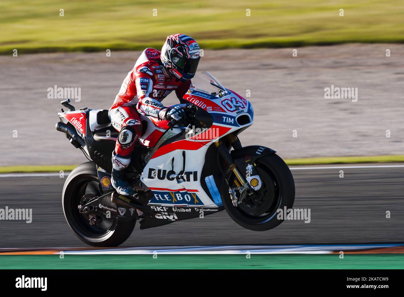 #4 Andrea Dovizioso (Italienisch) Ducati Team während der Tests der neuen Saison für die MotoGP 2018 auf dem Circuit von Ricardo Tormo in Valencia, Spanien am 14. November 2017. (Foto von Jose Breton/NurPhoto) Stockfoto