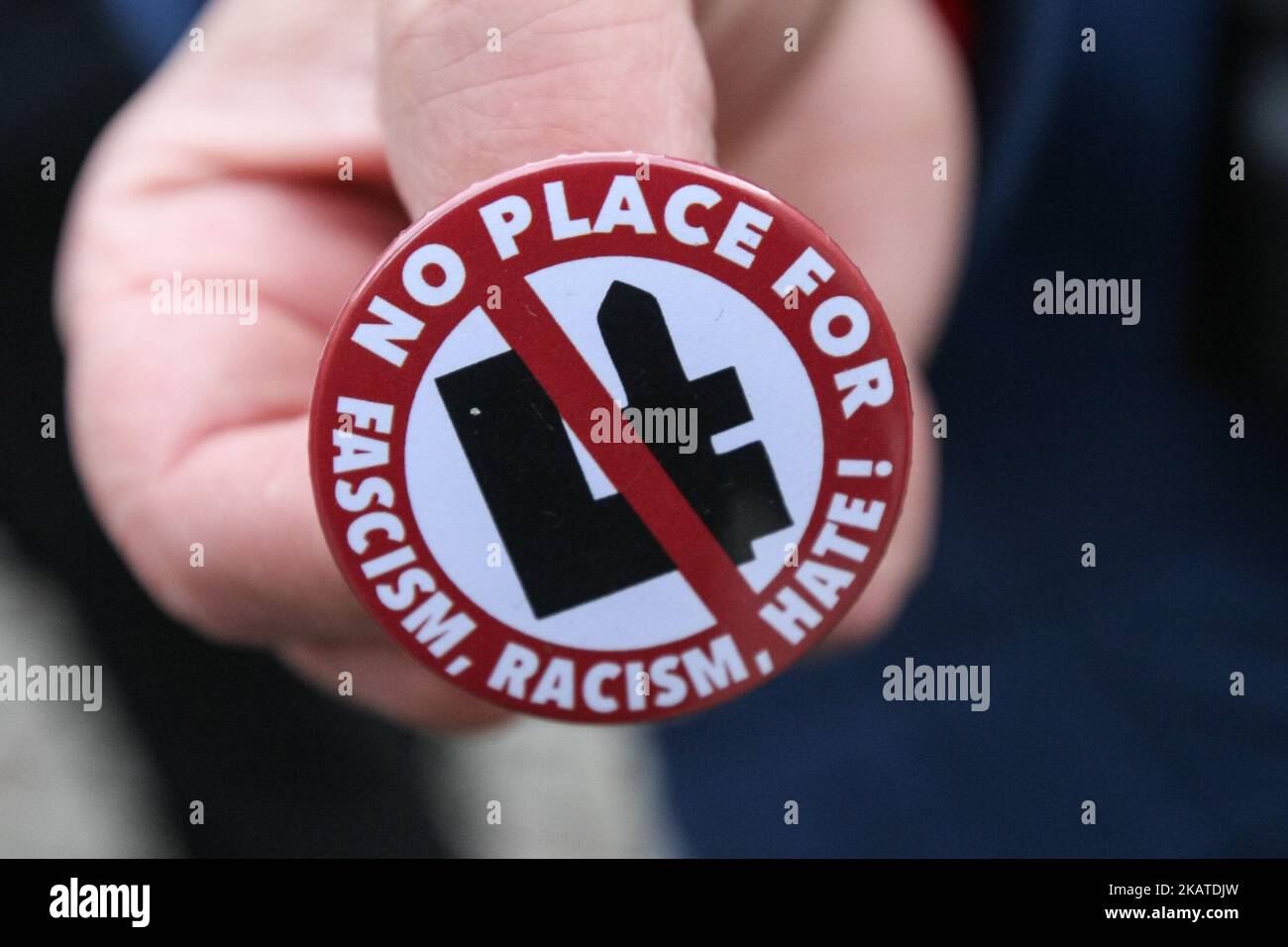 Kein Platz für Faschismus, Rassismus, Hassplakate während der antifaschistischen Kundgebung in Danzig, Polen, am 19. November 2017 protestierten Menschen gegen die wachsende Welle von Nationalismus und Rassismus in Polen. (Foto von Michal Fludra/NurPhoto) Stockfoto