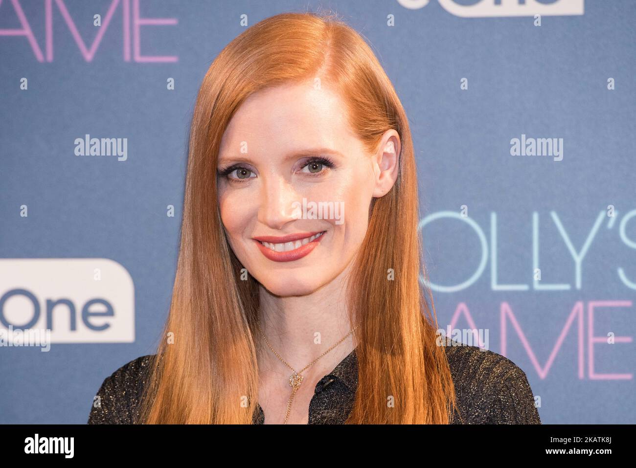 DIE US-Schauspielerin Jessica Chastain posiert während einer Fotoaufnahme, um für ihren Film „Molly's game“ am 4. Dezember 2017 im „Ritz Hotel“ in Madrid zu werben. „Molly's game“ basiert auf der wahren Geschichte von Molly Bloom, einem Skifahrer der Olympischen Klasse, der das exklusivste High-Stakes-Pokerspiel der Welt führte und zum FBI-Ziel wurde. (Foto von Gabriel Maseda/NurPhoto) Stockfoto