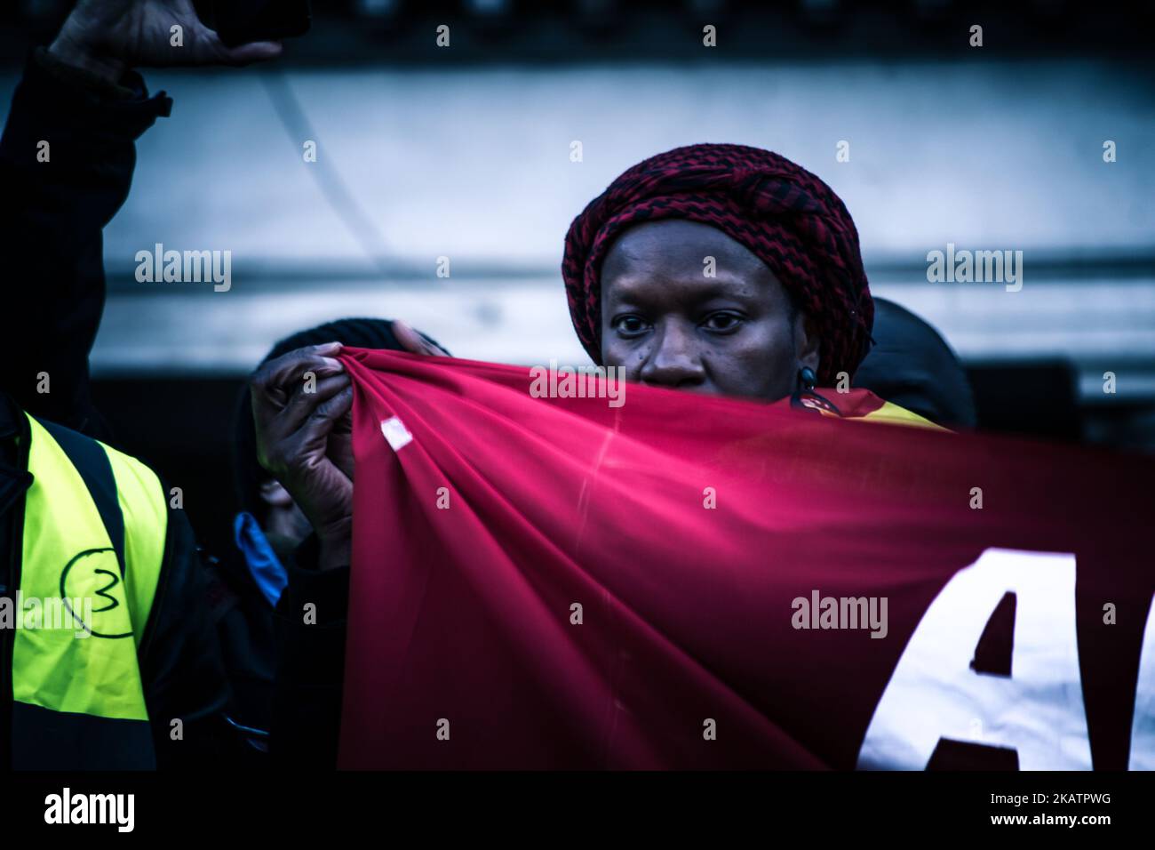 Als Reaktion auf den Sklavenhandel in Libyen hielt African Lives Matter am 9.. Dezember in London einen nationalen marsch ab. Demonstranten marschierten bis zur Front der libyschen Botschaft in Knightsbridge. (Foto von Chrissa Giannakoudi/NurPhoto) Stockfoto