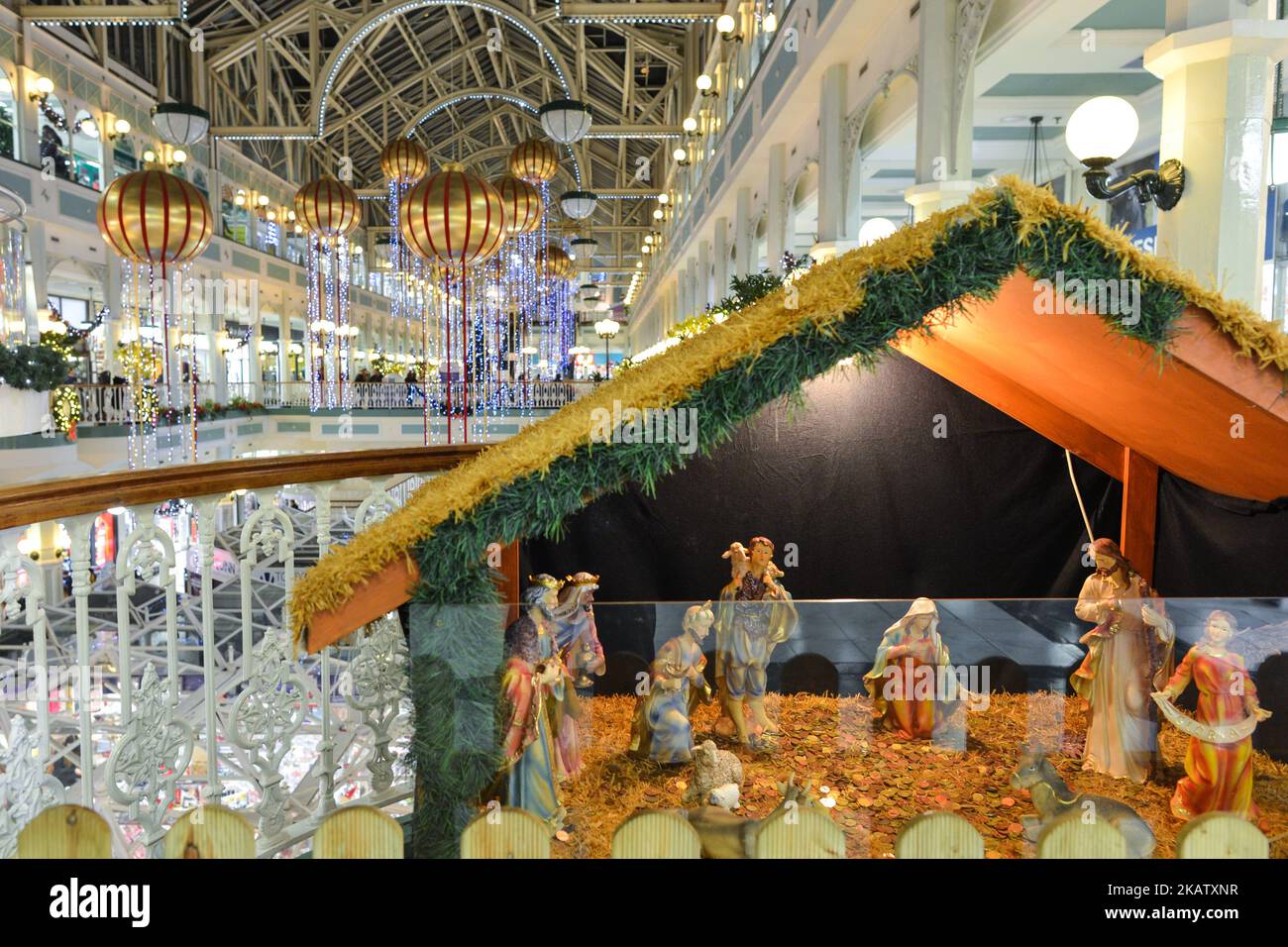 Eine Krippe im Einkaufszentrum St. Stephen Green, nur eine Woche vor Weihnachten. Am Sonntag, den 17. Dezember 2017, in Dublin, Irland. (Foto von Artur Widak/NurPhoto) Stockfoto