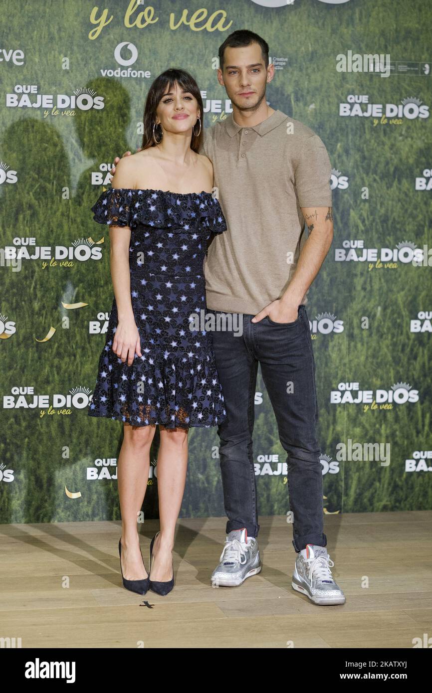 Die spanische Schauspielerin Macarena Garcia und der Schauspieler Joel Bosqued nehmen am 19. Dezember 2017 an der Fotozelle „Que Baje Dios Y Lo Vea“ im Urso Hotel in Madrid, Spanien, Teil. (Foto von Oscar Gonzalez/NurPhoto) Stockfoto
