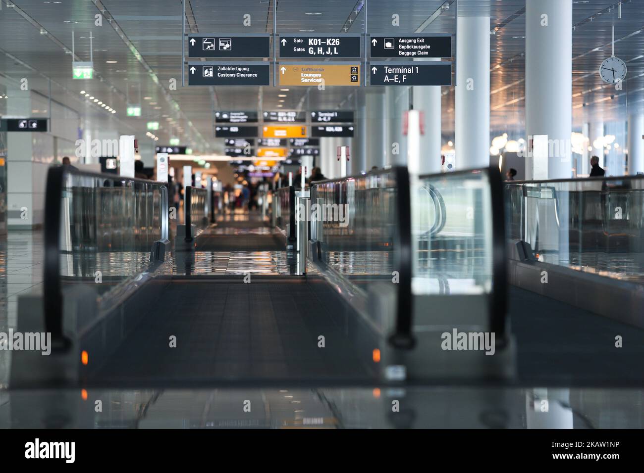 Bilder aus dem Inneren der Tore und des Terminals des internationalen Flughafens München, in Deutschland. München ist der 15. verkehrsreichste Flughafen der Welt. Der Flughafen München ist ein Drehkreuz für Lufthansa, Air Dolomiti und Condor. (Foto von Nicolas Economou/NurPhoto) Stockfoto