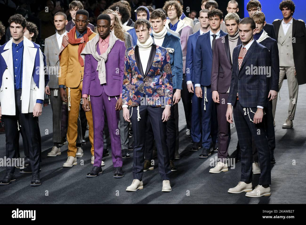 Models präsentieren die Kreationen von Garcia Madrid während einer Modenschau auf der IFEMA im Rahmen der Mercedes-Benz Fashion Week Madrid 67. am 28. Januar 2018 in Madrid, Spanien. (Foto von Oscar Gonzalez/NurPhoto) Stockfoto