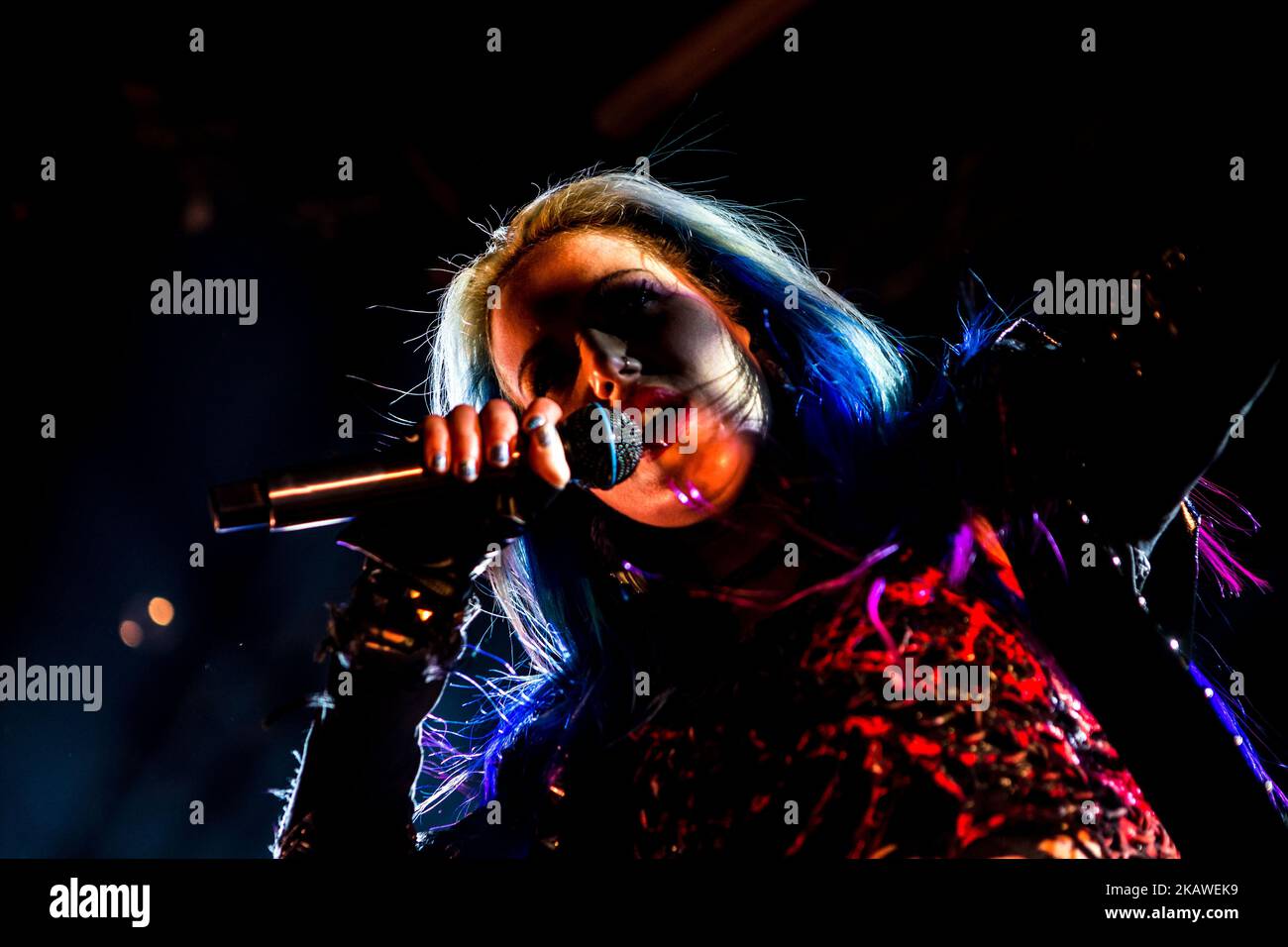 Alissa White-Gluz ot die schwedische Melodic Death Metal Band Arch Enemy tritt am 17. Januar 2018 live im Alcatraz in Mailand auf. (Foto von Mairo Cinquetti/NurPhoto) Stockfoto