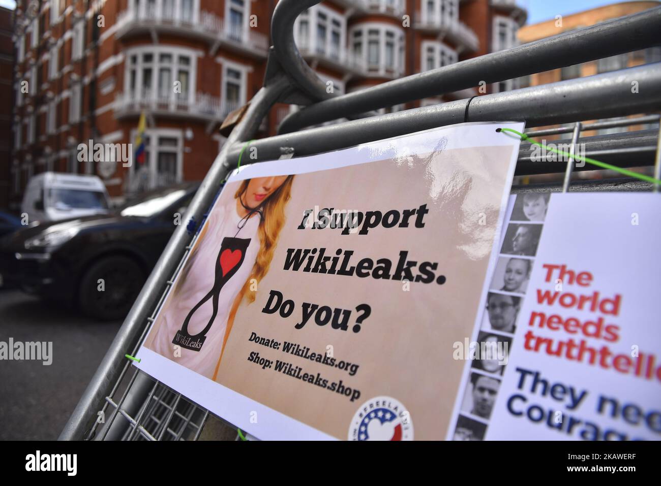 Die Botschaft Ecuadors ist am 7. Februar 2018 in Central London abgebildet. WikiLeaks-Gründer Julian Assange wird weiterhin verhaftet werden, wenn er die ecuadorianische Botschaft verlässt, nachdem ein Richter entschieden hat, dass der Haftbefehl gegen den WikiLeaks-Gründer immer noch gültig ist. (Foto von Alberto Pezzali/NurPhoto) Stockfoto