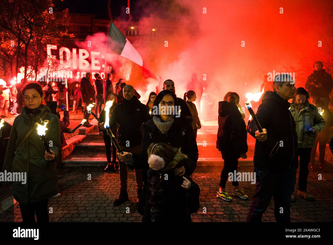 Die rechtsextreme Bewegung Casapound marschierte am Samstag, den 10. Februar 2018, in Rom, Italien, um an die Massaker von "Foibe" an Italienern im Nordosten Italiens zu erinnern, von denen einige jetzt Kroatien und Slowenien sind, die von Titos Partisanen am Ende des Zweiten Weltkriegs durchgeführt wurden. (Foto von Michele Spatari/NurPhoto) Stockfoto