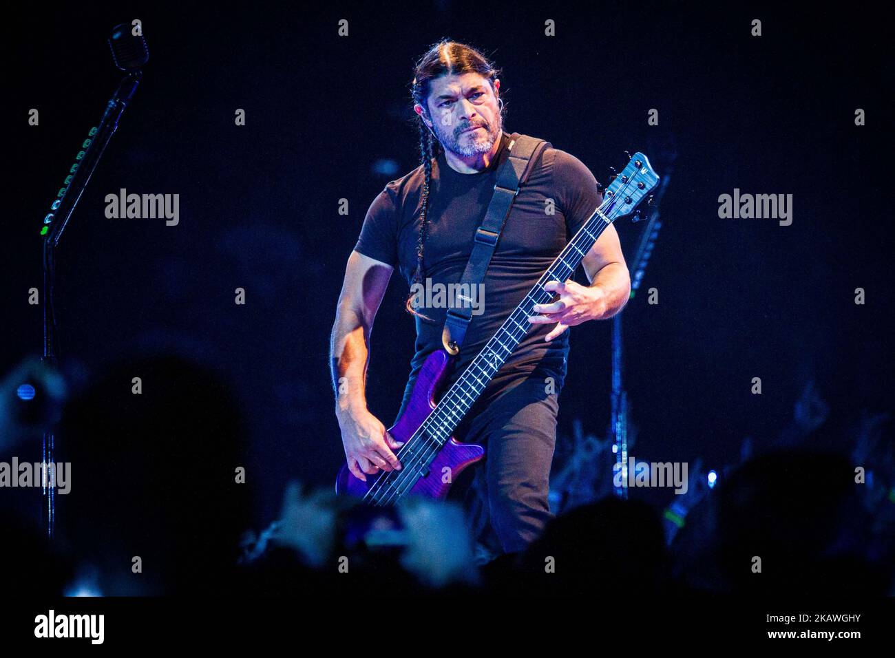 Robert Trujillo von der amerikanischen Heavy Metal Band Metallica tritt am 10. Februar 2018 live im Pala Alpitour in Turin auf. (Foto von Roberto Finizio/NurPhoto) Stockfoto