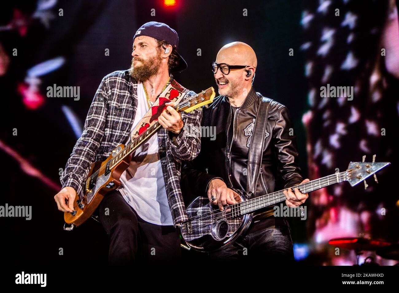 Der italienische Sänger und Songwriter Jovanotti (richtiger Name Lorenzo Cherubini) tritt am 13 2018. Februar live im Mediolanum Forum in Mailand auf (Foto: Mairo Cinquetti/NurPhoto) Stockfoto