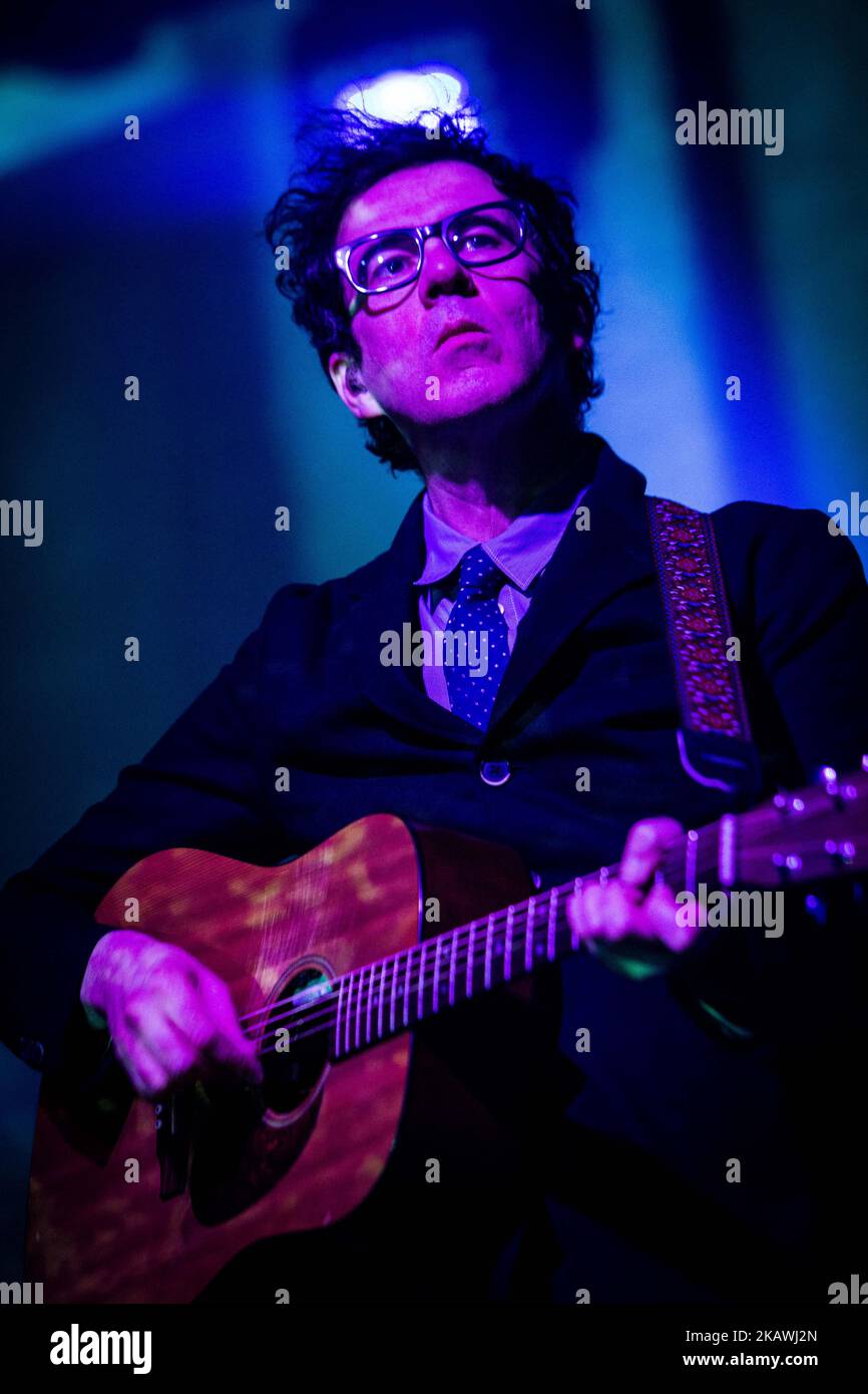 (2/13/2018) Stevie Jackson von der schottischen Indie-Pop-Band Belle und Sebastian, die live im Fabrique Milan Italien auftreten. (Foto von Roberto Finizio/NurPhoto) Stockfoto