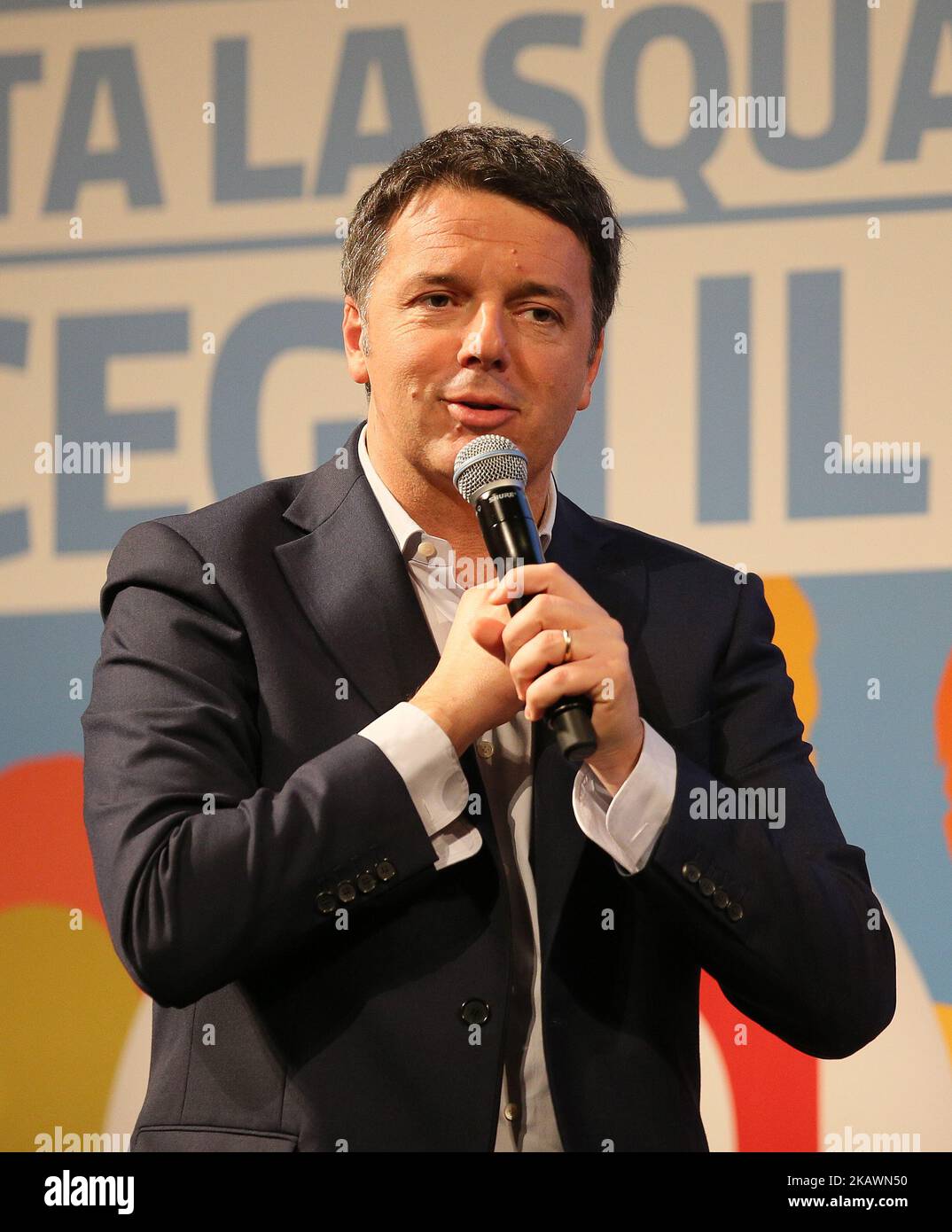 Matteo Renzi, Sekretär der Demokratischen Partei, während seines Wahlkampfs für nationale politische Wahlen am 21. Februar 2018 im Vittorio Emanuele Theater in Messina, Italien. Die italienischen Parlamentswahlen finden am 4. 2018. März statt. (Foto von Gabriele Maricchiolo/NurPhoto) Stockfoto