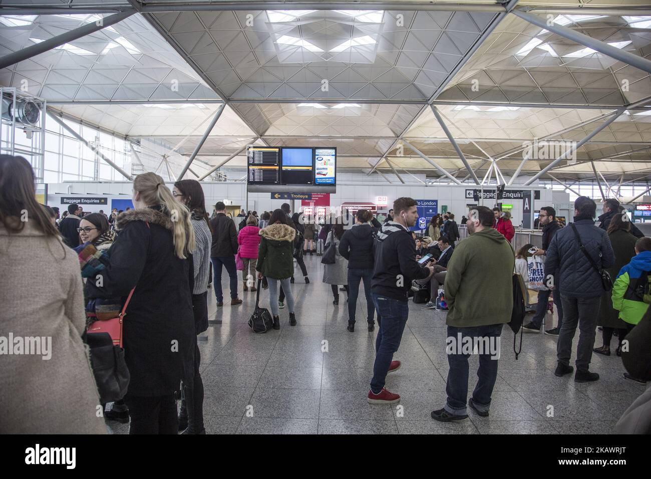 Internationaler Flughafen London Stansted, ein Flughafen mit mehr als 25.000.000 Passagieren im Jahr 2017, der hauptsächlich die Stadt London und den Landkreis Essex bedient. Es ist ein Drehkreuz für Ryanair als Hauptnutzer-Betreiber, easyJet, Jet2.com, Thomas Cook Airlines und TUI Airways. Der Flughafen gehört der Manchester Airports Group. Der Flughafen hat eine wichtige Geschichte, da er 1943 als Flugplatz eröffnet wurde und während des Zweiten Weltkriegs für die RAF genutzt wurde. (Foto von Nicolas Economou/NurPhoto) Stockfoto