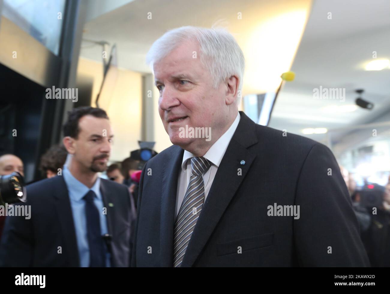 CSU-Vorsitzender Horst Seehofer trifft auf die Vorstandssitzung am 5. März 2018 in München ein. Die Christlich-Soziale Union (CSU) hielt eine Vorstandssitzung ab, in der sie über die neuen Bundesminister entscheiden und wahrscheinlich einen neuen Generalsekretär wählen. (Foto von Alexander Pohl/NurPhoto) Stockfoto