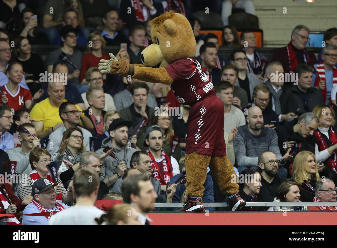 Maskottchen des FC Bayern München Berni beim EuroCup Viertelfinale Runde 1 zwischen dem FC Bayern München und Unics Kazan im Audi Dome am 6.. März 2018 in München. (Foto von Marcel Engelbrecht/NurPhoto) Stockfoto