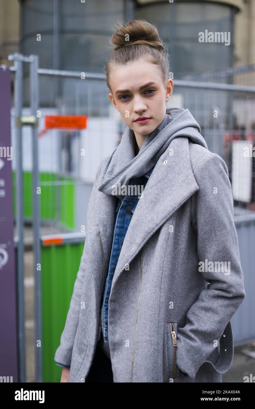 Gast besucht die Chanel-Show im Rahmen der Paris Fashion Week Womenswear Herbst/Winter 2018/2019 im Le Grand Palais am 6. März 2018 in Paris, Frankreich. (Foto von Nataliya Petrova/NurPhoto) Stockfoto