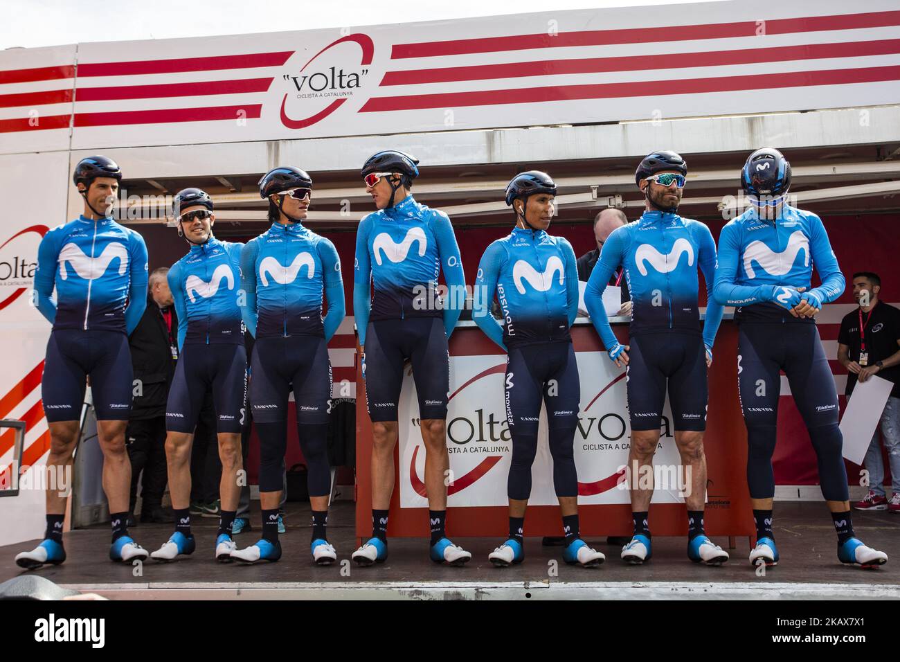 Movistar Team 01 VALVERDE, Alejandro (ESP) , 02 QUINTANA, Nairo (COL), 03 ROJAS, José (ESP), 04 ANACONA, Gewinner A. (COL), 05 ERVITI, Imanol (ESP), 06 SOLER, Marc (ESP) , 07 PEDRERO, Antonio (ESP) und Regisseur Jose Luis ARRIETA 98. Volta Ciclista a Catalunya 2018 / Etappe 1 Calella - Calella von 152,3km während der Tour of Catalunya, 19.. März 2018 in Calella, Spanien. (Foto von Xavier Bonilla/NurPhoto) Stockfoto