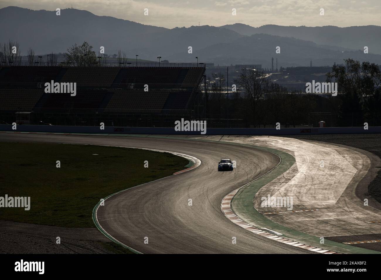 Morgenlicht während der offiziellen WTCR-Tests kann Circuit de Barcelona - Catalunya am 29. März 2018. (Foto von Xavier Bonilla/NurPhoto) Stockfoto