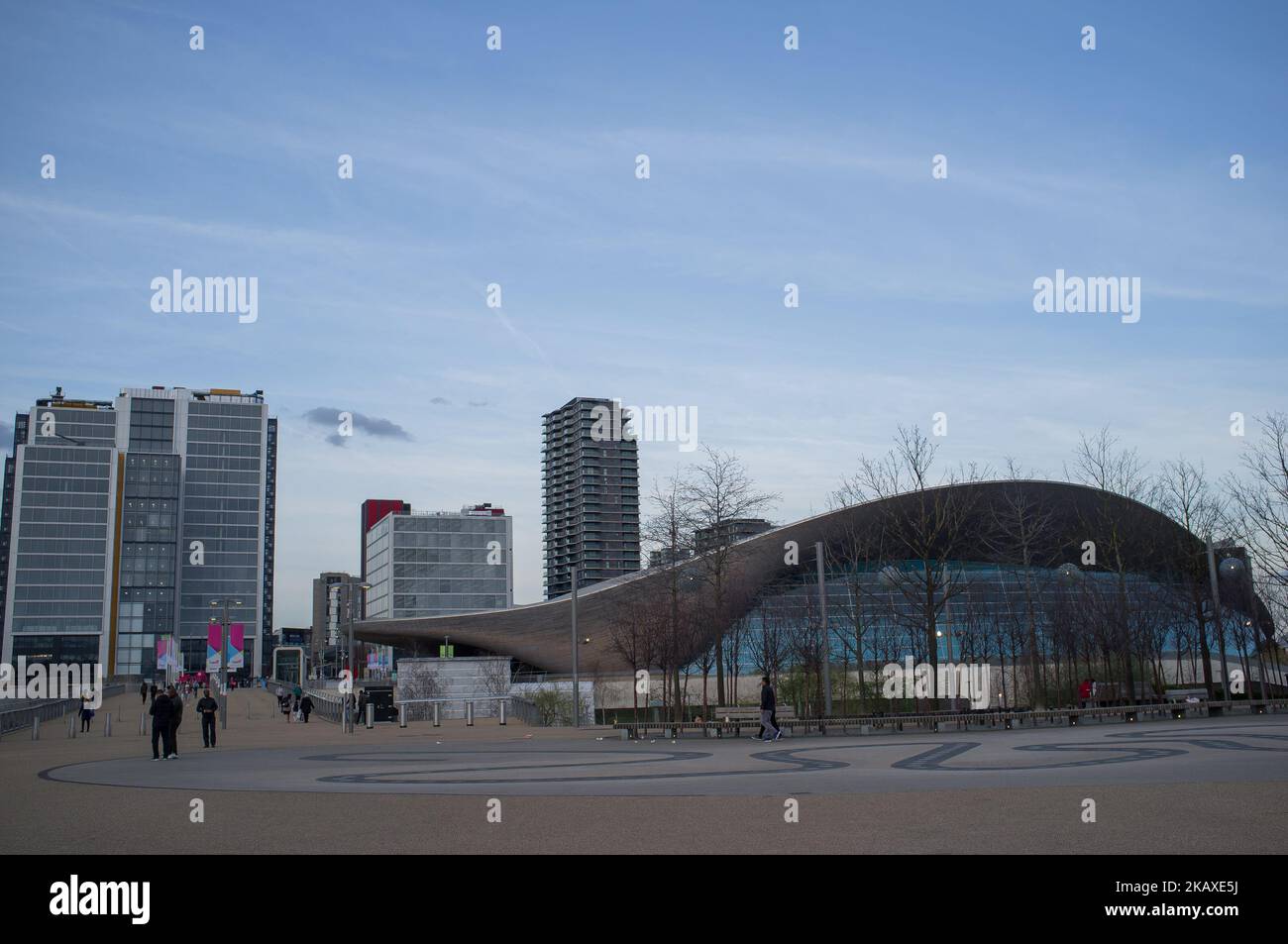 Blick auf die Umgebung des Queen Elizabeth Olympic Park, zwischen den Stadtbezirken Stratford und Hackney in London, Großbritannien, am 5. April 2018. Ein Mann ist gestorben, nachdem er im Nordosten Londons erstochen wurde, was die Zahl der Tötungen in der Hauptstadt in diesem Jahr auf mehr als 50 brachte. Im selben Bezirk, Stunden zuvor, starb ein Mann in seinen 50s Jahren vor einem Buchmacher in Clapton nach einem mutmaßlichen Kampf, teilte die Metropolitan Police mit. Tödliche Messer in England und Wales sind auf dem höchsten Stand seit 2010-11, wobei die eskalierende Gewalt besonders in London akut ist, wo in den letzten zwei Wochen 13 Menschen getötet wurden Stockfoto