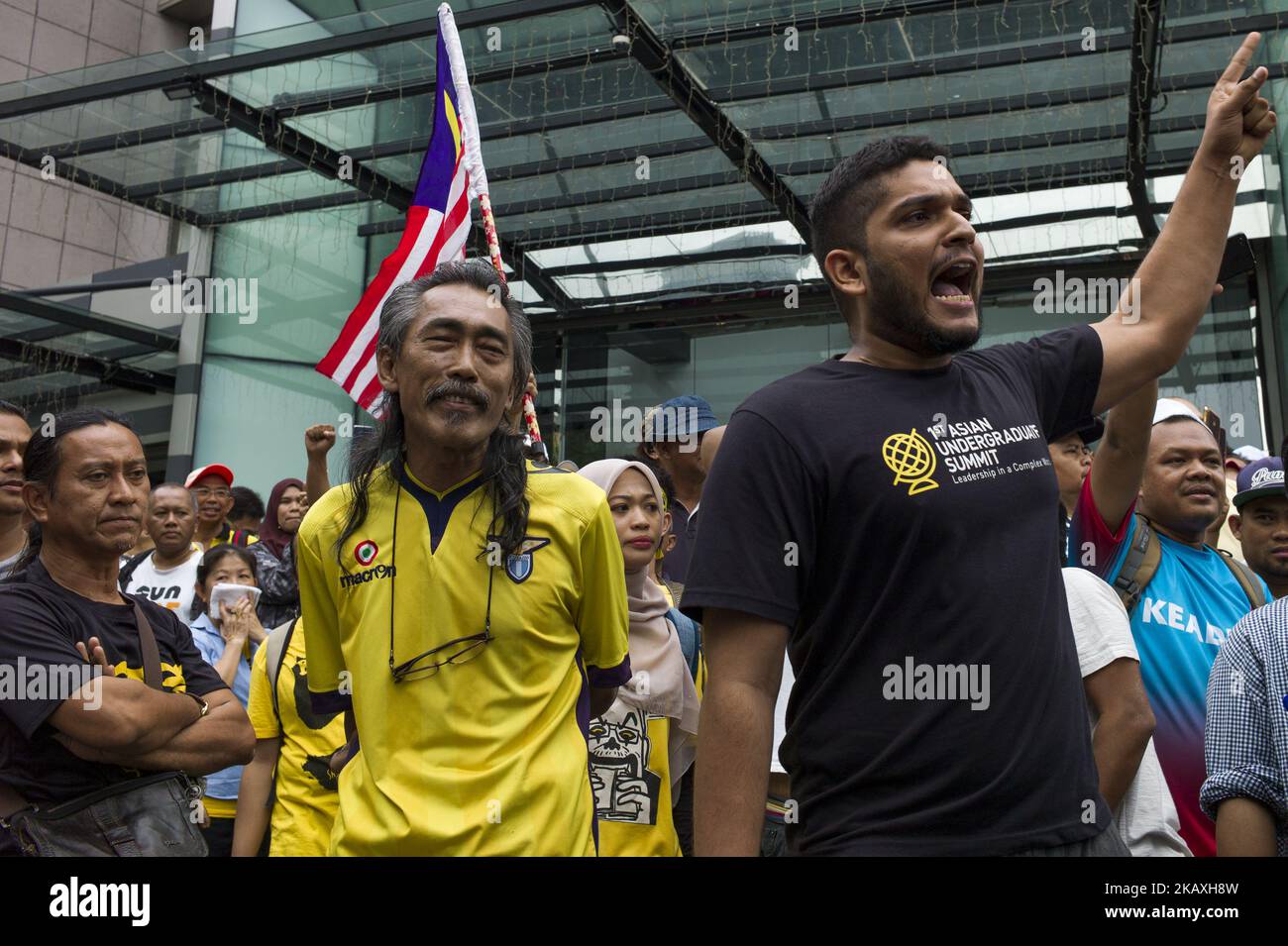 Hunderte von Demonstranten versammelten sich am 14. April 2018 in Kuala Lumpur, Malaysia, um die "Tangkap(Verhaftung) Jho Low" zu fordern. Der malaysische Geschäftsmann Low Taek Jho (im Volksmund als Jho Low bekannt) wird beschuldigt, Verbindungen zu einem Komplott zu haben, um Milliarden von Dollar aus einem malaysischen Staatsfonds abzuschaufel. (Foto von Chris Jung/NurPhoto) Stockfoto