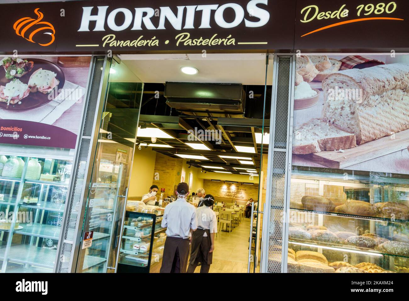 Bogota Kolumbien, El Chico Carrera 11, Hornitos Backwaren Brotkuchen Gebäck, Ladengeschäfte Geschäfte Geschäfte Geschäfte Geschäfte Markt Märkte Markt sellin Stockfoto