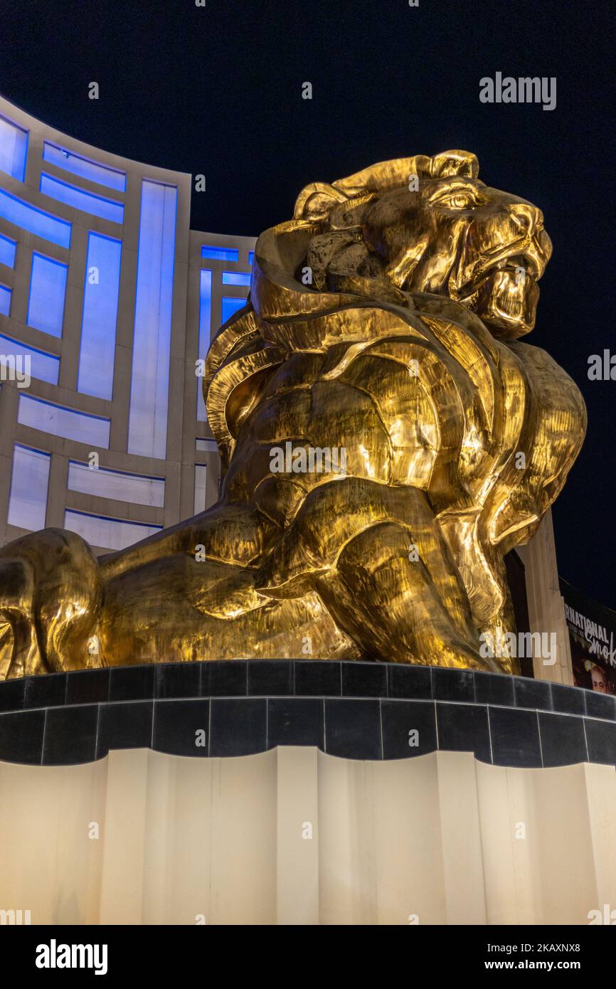 Las Vegas, Nevada, USA, 09-18-2022: Las Vegas bei Nacht auf dem Strip eine surreale Märchenstadt, für Unterhaltung wie Glücksspiel, Essen und Alkohol Stockfoto