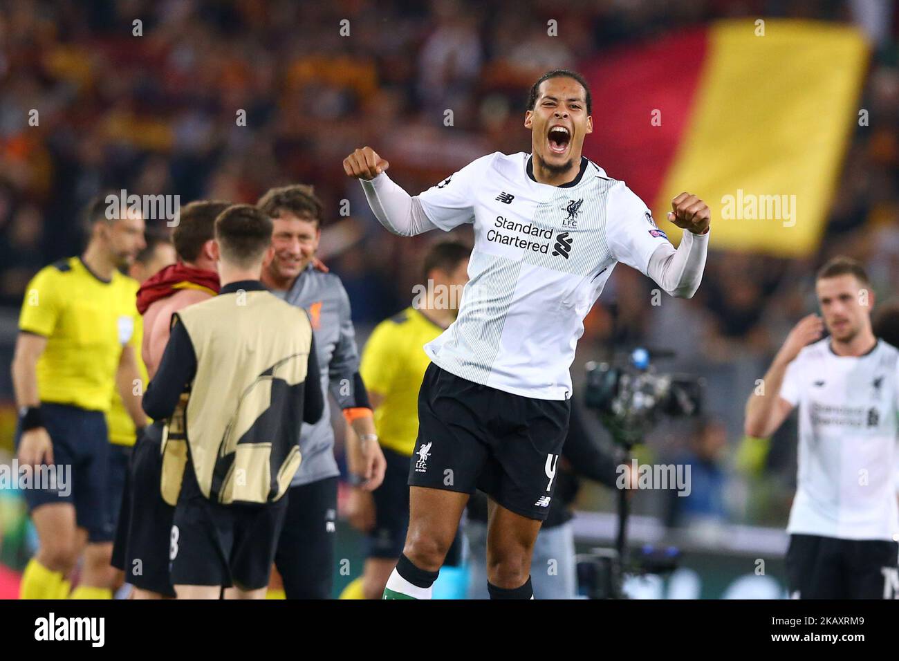 WIE Roma gegen FC Liverpool Training - Champions League Halbfinale zweite Etappe Virgil Van Dijk von Liverpool feiert am 02. Mai 2018 im Olimpico Stadium in Rom, Italien (Foto: Matteo Ciambelli/NurPhoto) Stockfoto