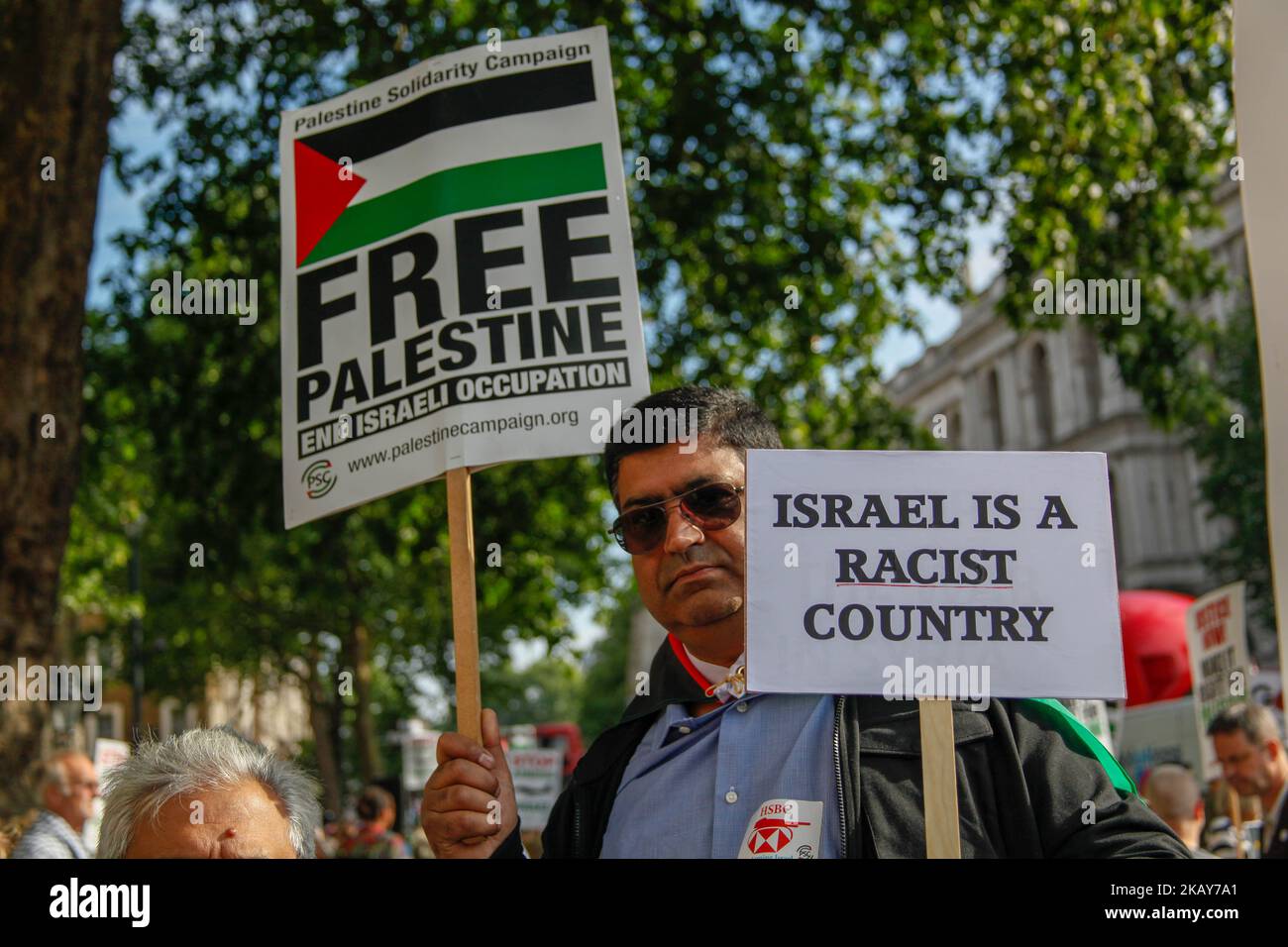 Pro-Palästinensischer Protestler. Palästinenser und diejenigen, die Palästina unterstützen, protestierten am 5. Juni 2018 in London, Großbritannien, gegen die jüngsten Morde im Gazastreifen. (Foto von Alex Cavendish/NurPhoto) Stockfoto