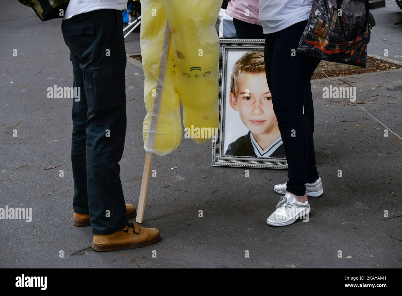 Die Vereinigung der Familien der Opfer des Straßenverkehrs hat sich am 13. Juni 2018 vor der Nationalversammlung in Paris, Frankreich, versammelt. An die Abgeordneten zu appellieren und eine Gesetzesänderung zu erhalten, um „unfreiwillige Tötungen“ im Falle erschwerender Umstände als „Straßenmörder“ zu klassifizieren, um Mindeststrafen und eine echte Anerkennung für die Opfer und ihre Angehörigen zu erreichen. (Foto: Julien Mattia/NurPhoto) Stockfoto