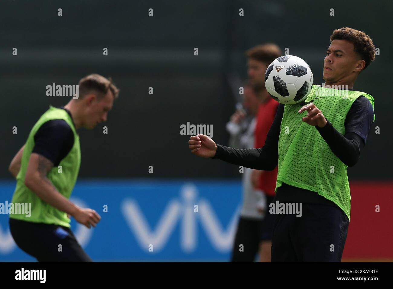 DELE Alli von der englischen Fußballnationalmannschaft nimmt am 13. Juni 2018 an einer Trainingseinheit im Stadion Spartak Zelenogorsk in Sankt Petersburg vor der Russland-Weltmeisterschaft 2018 Teil. (Foto von Igor Russak/NurPhoto) Stockfoto