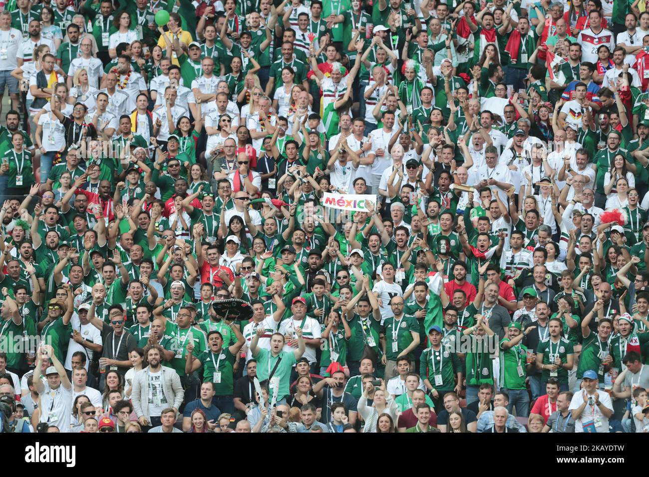 Fans der mexikanischen Nationalmannschaft bei einem Fußballspiel der Gruppe F 2018 zwischen Deutschland und Mexiko am 16. Juni 2018 in der Kazan Arena in Kazan, Russland. (Foto von Anatolij Medved/NurPhoto) Stockfoto