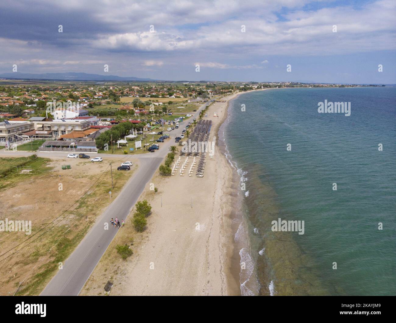 Drohnenaufnahmen von Sozopolis langem Sandstrand in Chalkidiki, einem