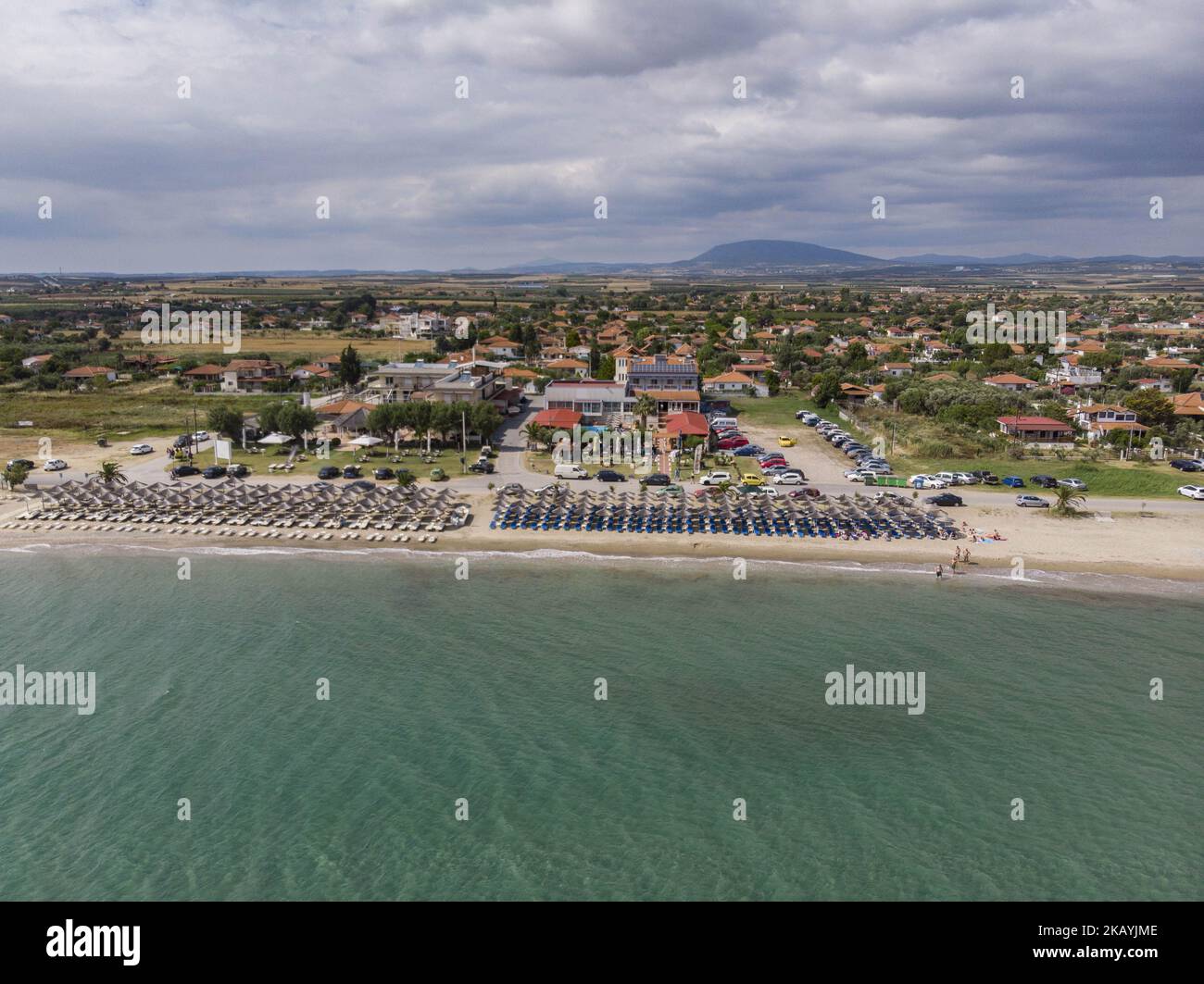 Drohnenaufnahmen von Sozopolis langem Sandstrand in Chalkidiki, einem