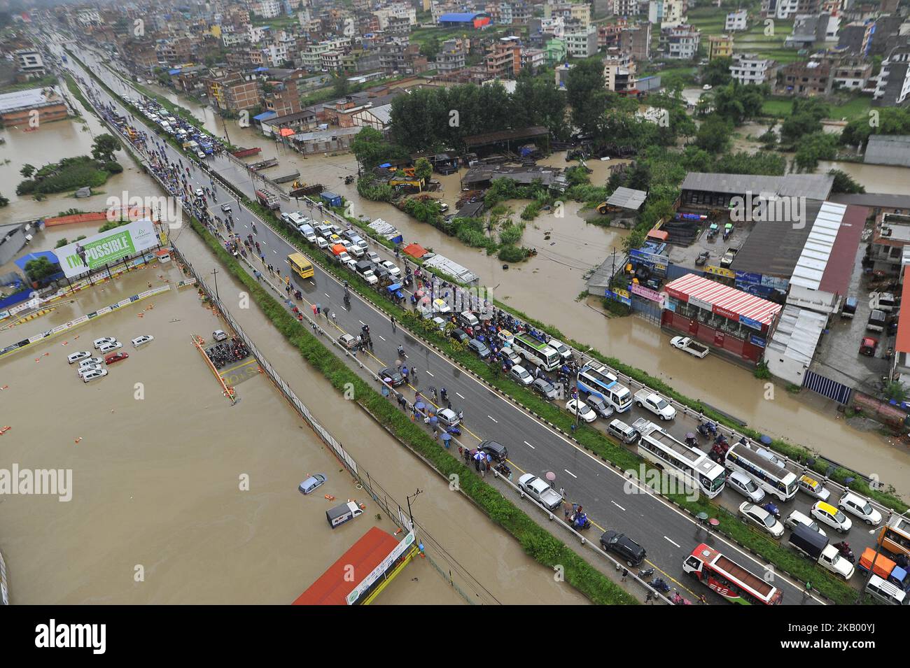 Eine ariel-Ansicht des überfluteten Gebiets, das am Donnerstag, den 12. Juli 2018, von River betroffen war, aufgrund der unaufhörlichen Regenfälle in Thimi, Bhaktapur, Nepal. Das normale Leben im ganzen Land, einschließlich des Kathmandu-Tals, ist seit Mittwochabend durch unaufhörliche Niederschläge beeinträchtigt worden. (Foto von Narayan Maharjan/NurPhoto) Stockfoto