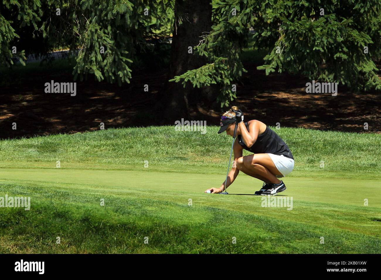 Lexi Thompson aus Delray Beach, Florida, platziert ihren Ball auf dem 8. Green während der zweiten Runde des Marathon LPGA Classic Golfturniers im Highland Meadows Golf Club in Sylvania, Ohio, USA, am Freitag, 13. Juli 2018. (Foto von Amy Lemus/NurPhoto) Stockfoto