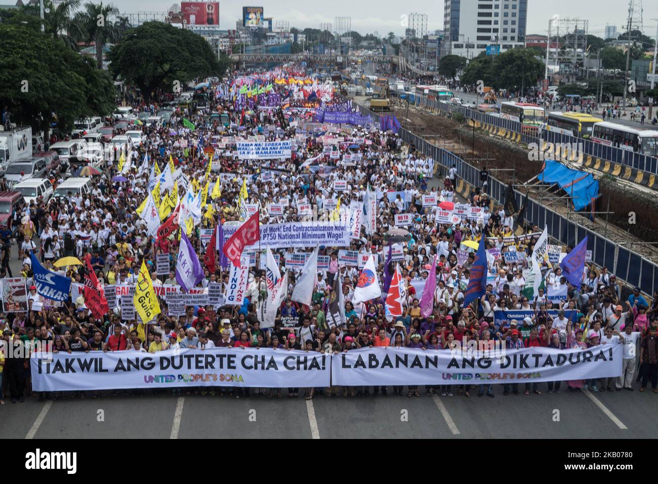 Tausende nehmen an der SONA der Vereinten Nationen in Batasan, Quezon City, Teil, während Präsident Rodrigo Duterte am 23. Juli 2018 seine dritte Rede zur Lage der Nation (SONA) hält. (Foto von Bernice Beltran/NurPhoto) Stockfoto