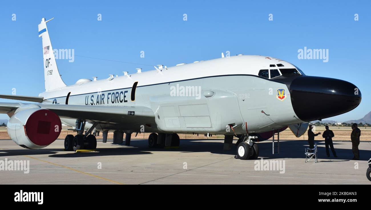 Ein Überwachungsflugzeug der US Air Force RC-135V Rivet Joint vom Luftwaffenstützpunkt Offutt. Stockfoto