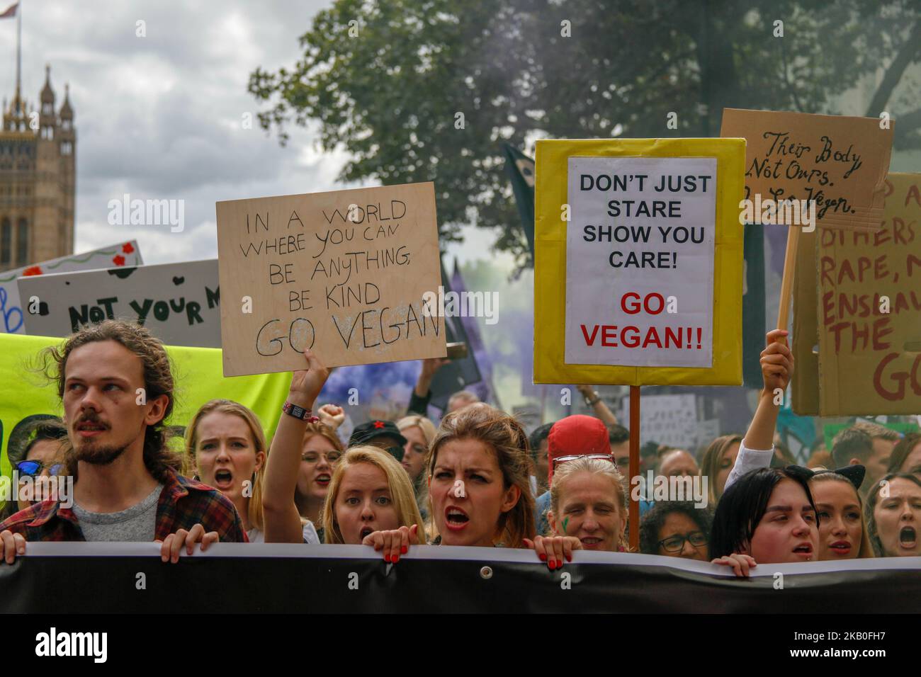 Am 25. August 2018 veranstalteten Veganer- und Tieraktivisten in London einen marsch, um das Ende der Fleischindustrie und die Befreiung aller Tiere zu fordern. (Foto von Alex Cavendish/NurPhoto) Stockfoto