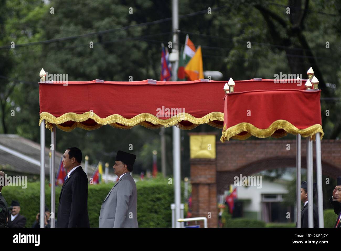 Der thailändische Premierminister Prayut Chan-o-cha erhält eine Ehrenwache, nachdem er am Donnerstag, den 30. August 2018, zur BIMSTEC 2018 im internationalen Flughafen Tribhuwan, Kathmandu, Nepal, eintrifft. Die Staats- und Regierungschefs der Bay of Bengal Initiative for Multi-Sectoral Technical and Economic Cooperation (BIMSTEC) treffen am 30. Und 31. August 2018 zum BIMSTEC-Gipfel in Nepal ein. (Foto von Narayan Maharjan/NurPhoto) Stockfoto