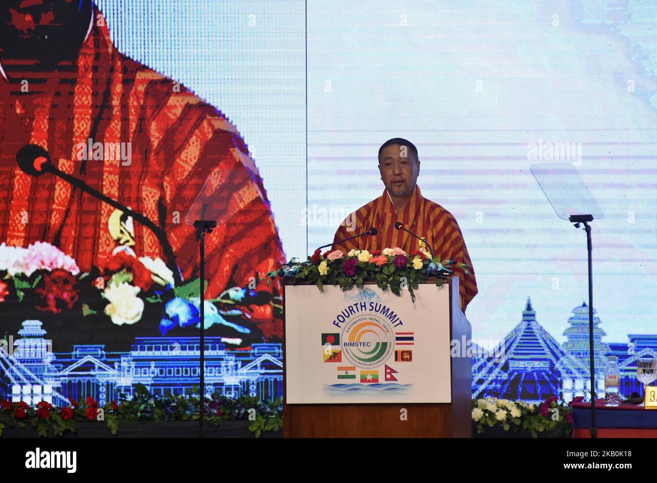 Lyonpo Tshering Wangchuk, Vorsitzender des Justizministeriums von Bhutan, hielt am Donnerstag, den 30. August 2018, während des vierten Gipfels der Bucht von Bengalen zur sektorübergreifenden technischen und wirtschaftlichen Zusammenarbeit (BIMSTEC) 2018 in Kathmandu, Nepal, eine Rede. (Foto von Narayan Maharjan/NurPhoto) Stockfoto