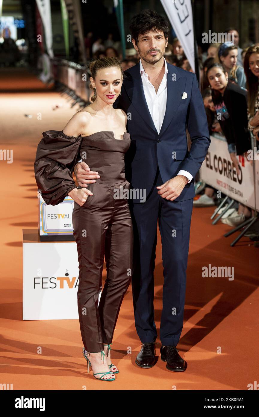 Die Schauspielerin Marta Hazas und der Schauspieler Andres Velencoso nehmen während des Festvals am 4. September 2018 in Vitoria, Spanien, an einem orangefarbenen Teppich von „Velvet“ Teil. (Foto von Borja B.Hoja/COOLMedia/NurPhoto) Stockfoto