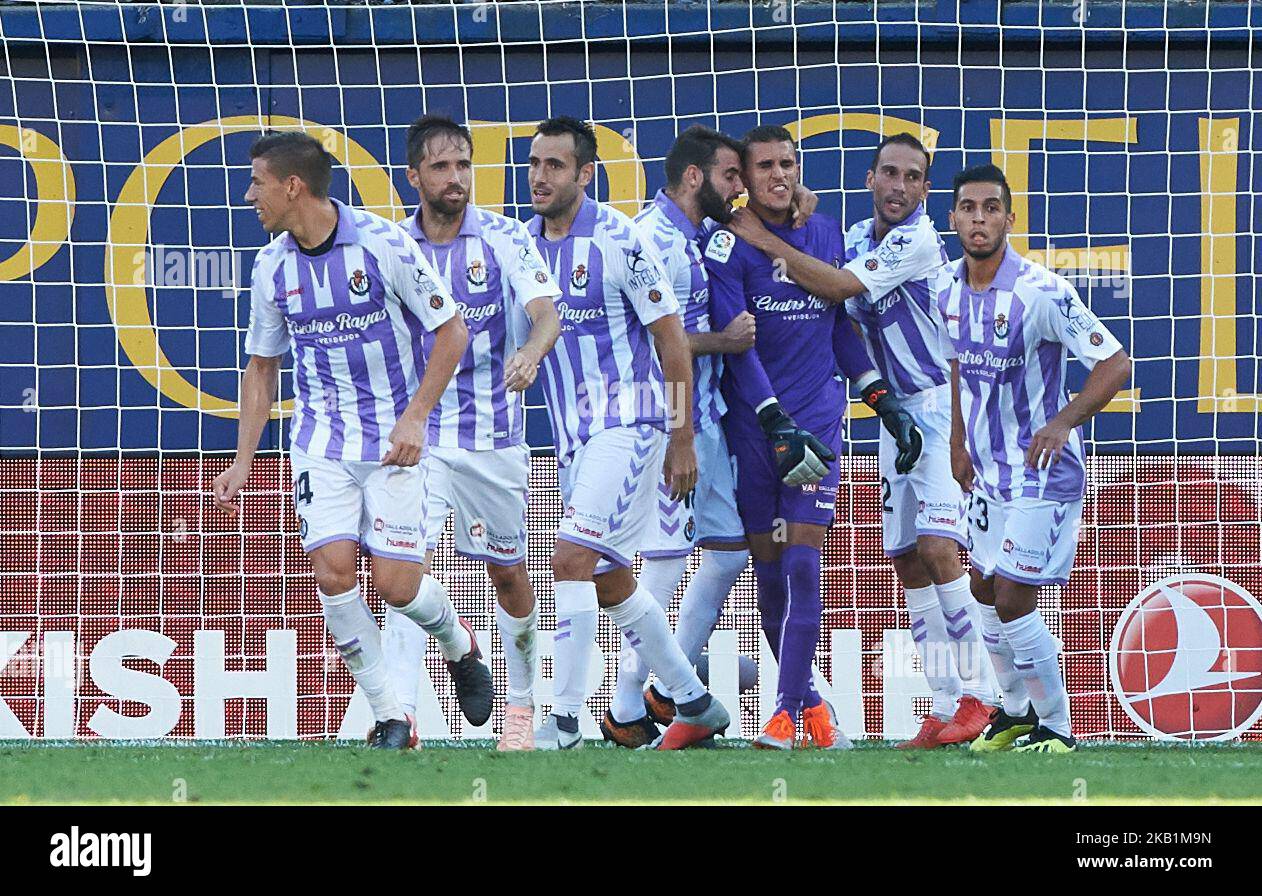 Valladolid-Spieler feiern, nachdem sie während des La Liga-Spiels zwischen Villarreal CF und Valladolid im La Ceramica Stadium am 30. September 2018 in Vila-real, Spanien, eine Strafe erspart haben. (Foto von Maria Jose Segovia/NurPhoto) Stockfoto