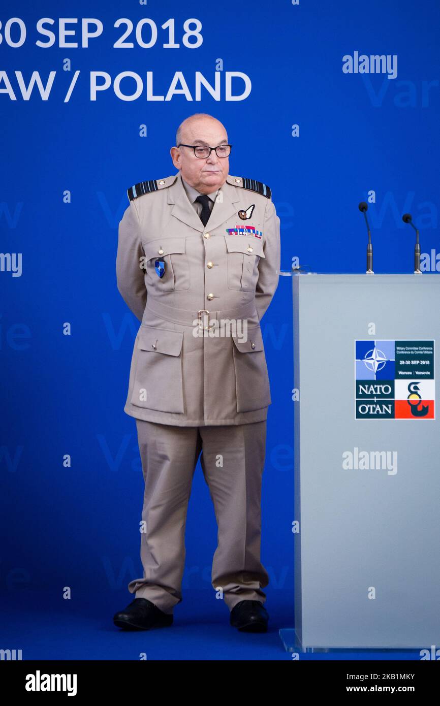 Der Vorsitzende des NATO-Militärkomitees, Air Chief Marshal Sir Stuart Peach, während der Pressekonferenz zur Zusammenfassung der Konferenz des NATO-Militärkomitees im Double Tree by Hilton Hotel in Warschau, Polen am 29. September 2018 (Foto: Mateusz Wlodarczyk/NurPhoto) Stockfoto