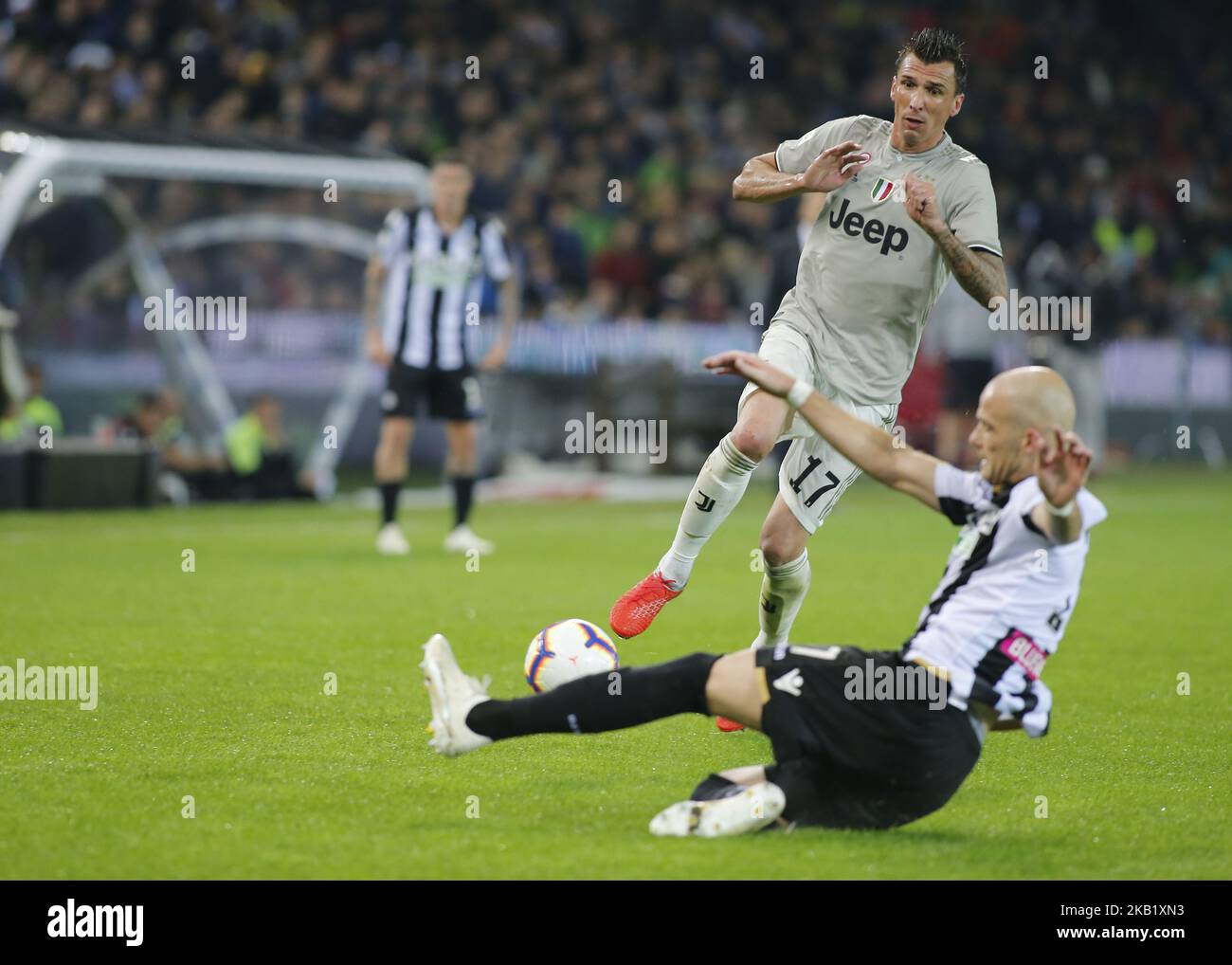 Mario Mand?uki? Während eines Spiels der Serie A zwischen Udinese und Juventus in Udine, Italien, am 6. Oktober 2018. (Foto von Loris Roselli/NurPhoto). Stockfoto