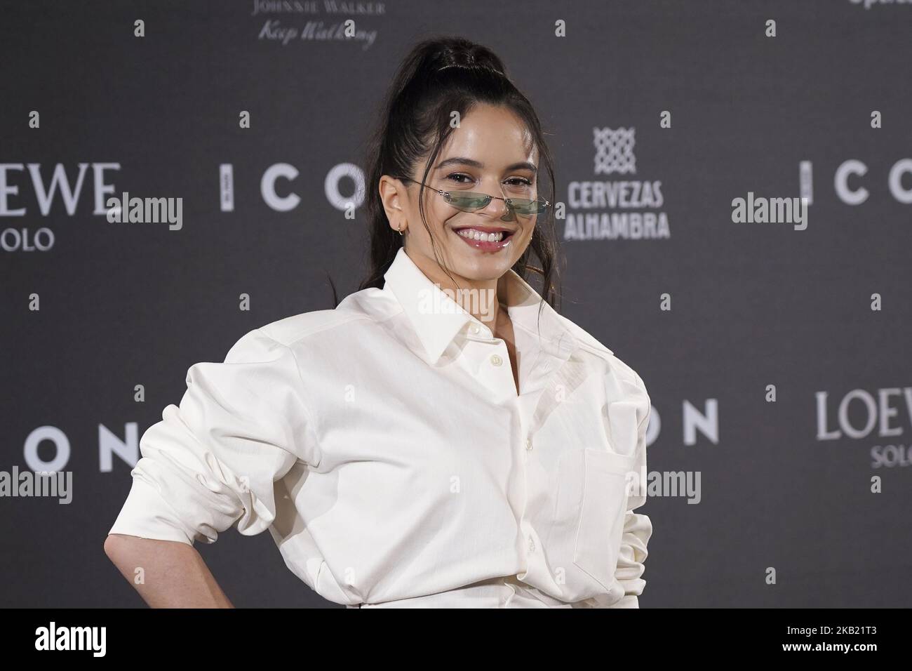 Sängerin Rosalia nimmt am 10. Oktober 2018 in Madrid, Spanien, an der Fotozelle „Icon Awards 2018“ in der „Real Tapestry Factory“ Teil. (Foto von Oscar Gonzalez/NurPhoto) Stockfoto