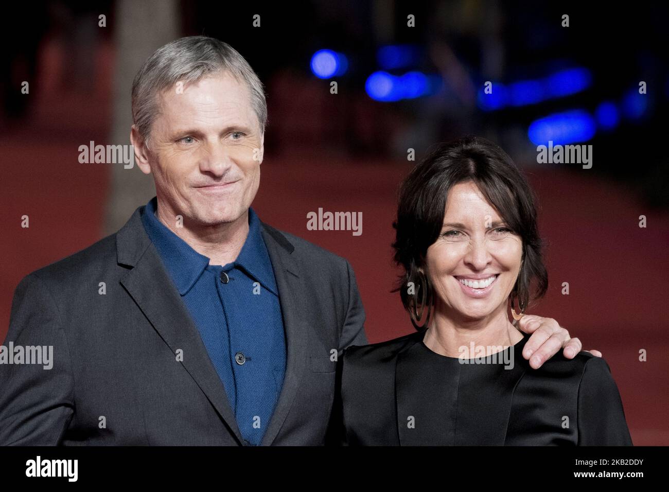 Viggo Mortensen und Rafaella Leone gehen vor der Vorführung des „Green Book“ während des Rom Film Fest 13. im Auditorium Parco della Musica am 24. Oktober 2018 in Rom, Italien, auf den roten Teppich. (Foto von Massimo Valicchia/NurPhoto) Stockfoto