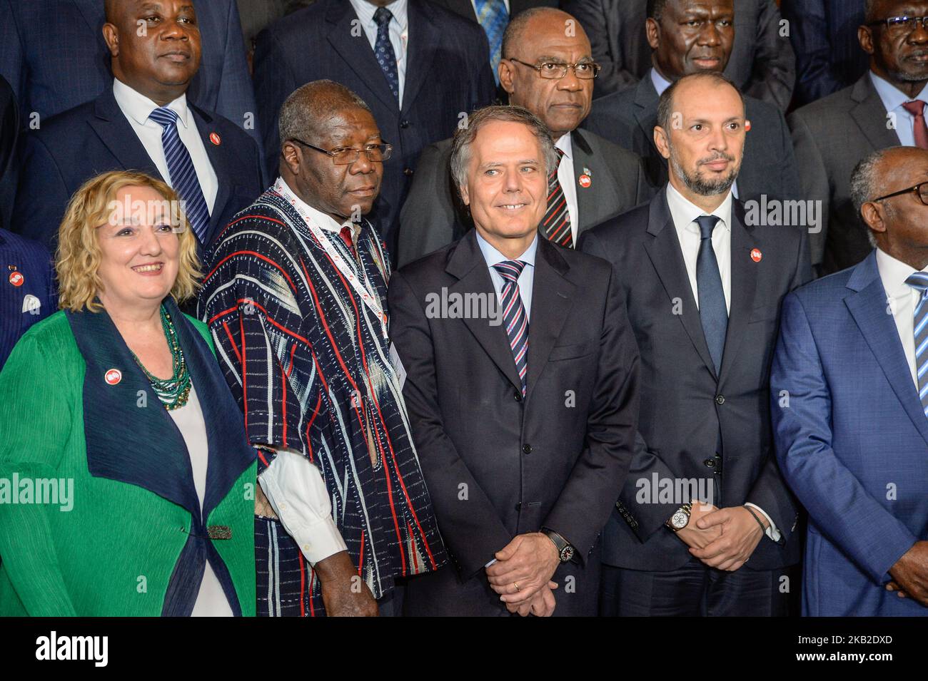 Der stellvertretende Vorsitzende der Kommission der Afrikanischen Union, Thomas Kwesi Quartey, und der italienische Außenminister Enzo Moavero Milanesi während der zweiten Italien-Afrika-Konferenz im Ministerium für auswärtige Angelegenheiten und internationale Zusammenarbeit Rom, 25. Oktober 2018 (Foto: Silvia Lore/NurPhoto) Stockfoto