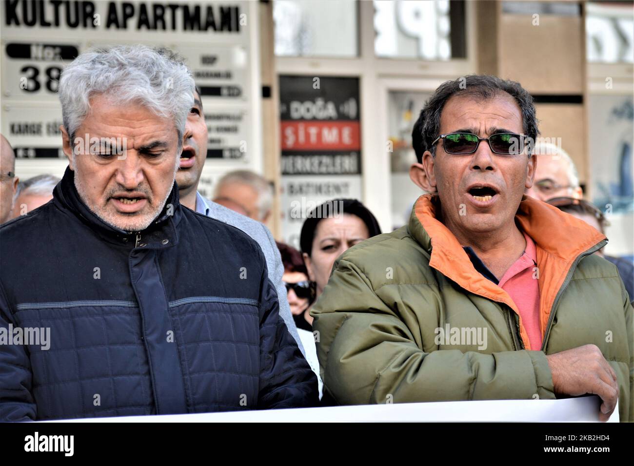 Demonstranten chören Parolen während einer Demonstration der pro-kurdischen Demokratischen Partei der Völker (HDP), die gegen die jüngsten Festnahmen der Parteimitglieder in Ankara am 28. Oktober 2018 protestierte. (Foto von Altan Gocher/NurPhoto) Stockfoto