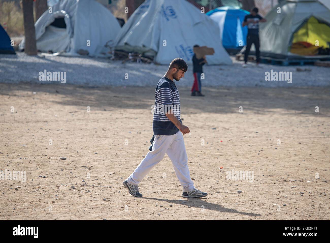 Zelte von Neuankömmlingen im Flüchtlingslager Diavata, Griechenland, am 2. November 2018. Das Diavata Flüchtlingslager ist ein umgebautes ehemaliges Militärlager mit dem Namen Anagnostopoulou in der Nähe der Stadt Diavata. Das Lager arbeitet in der Nähe oder über seiner Kapazität. Registrierte Flüchtlinge leben in vorgefertigten Häusern, aber es gibt jeden Tag neue Ankünfte von Flüchtlingen, die in Zelten bleiben, da es keinen Platz mehr gibt. (Foto von Nicolas Economou/NurPhoto) Stockfoto