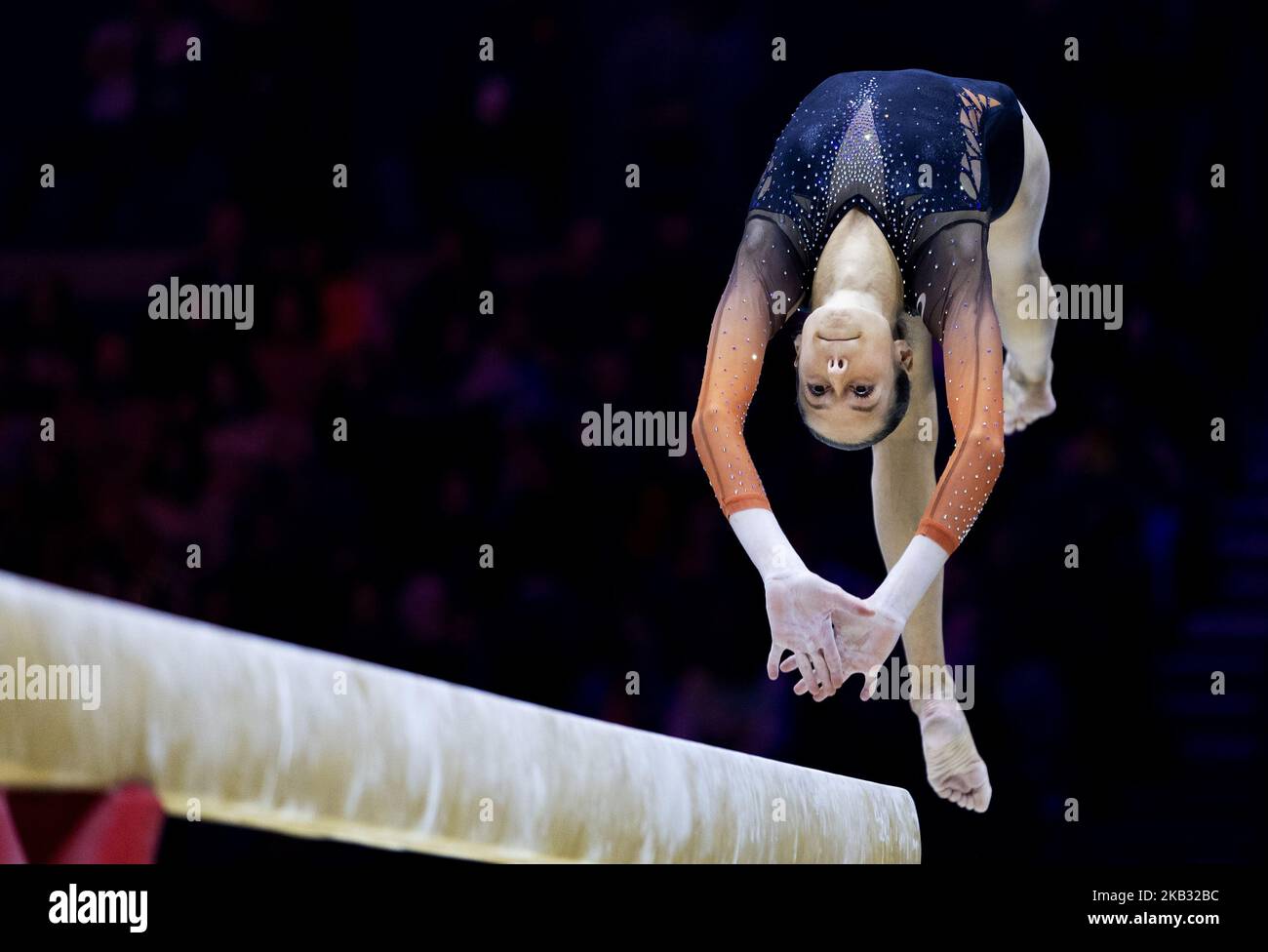 LIVERPOOL - Naomi Visser während des Allround-Finales der Frauen bei den Weltmeisterschaften der Gymnastik in Liverpool. ANP IRIS VAN DEN BROEK Stockfoto